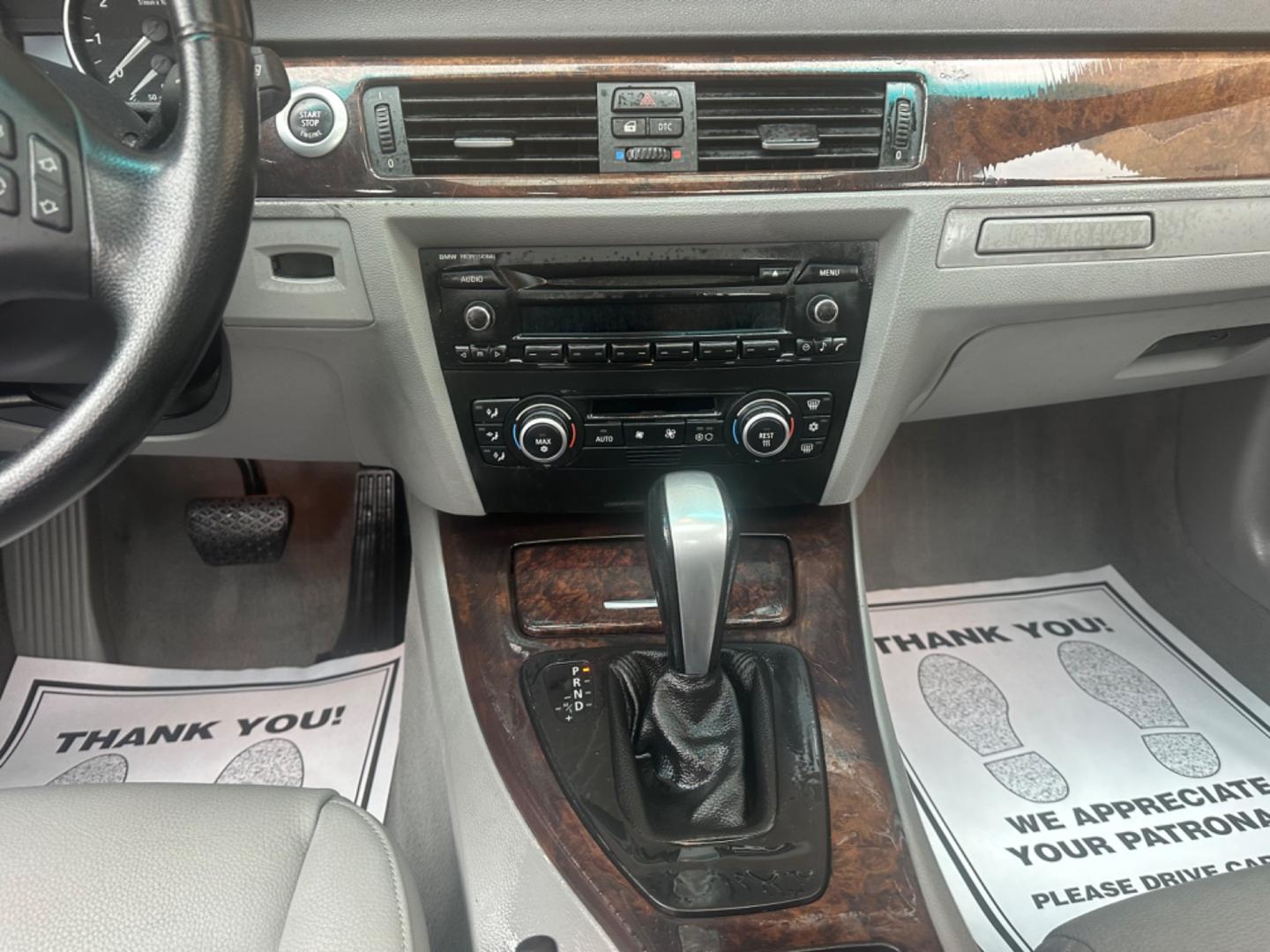 2007 Silver Metallic /Gray BMW 3-Series Leather (WBAVC53597F) with an 6 cylinder engine, Automatic transmission, located at 30 S. Berkeley Avenue, Pasadena, CA, 91107, (626) 248-7567, 34.145447, -118.109398 - "Discover Unmatched Value: 2007 BMW 328i at Our Pasadena Dealership" Are you in the market for a pre-owned vehicle that blends luxury, performance, and affordability seamlessly? Look no further than our esteemed dealership in Pasadena, CA, where we present to you the exquisite 2007 BMW 328i. With - Photo#15